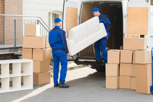 Moving van service for Barnsbury homes and flats